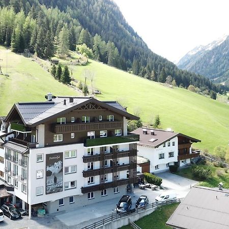 Aktivhotel Feichtner Hof Kaunertal Exteriör bild