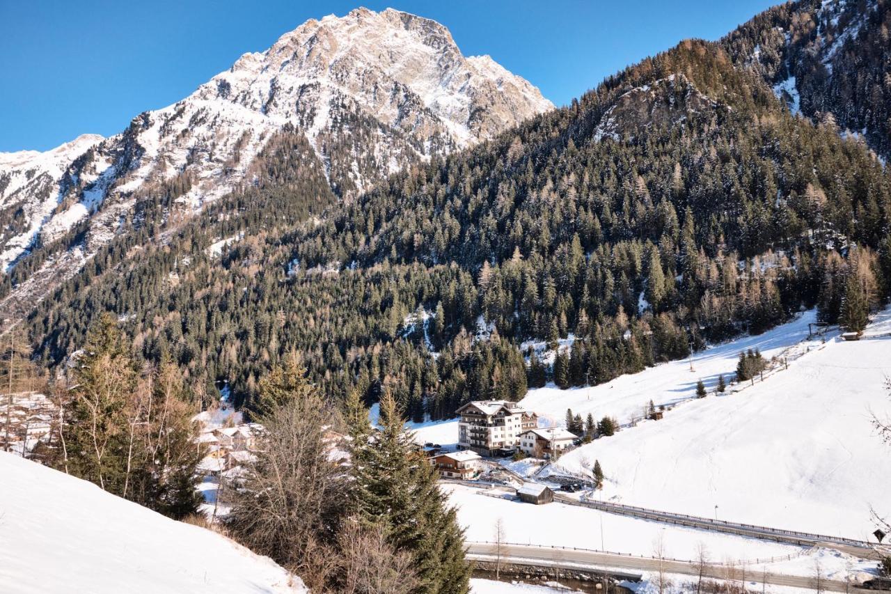 Aktivhotel Feichtner Hof Kaunertal Exteriör bild