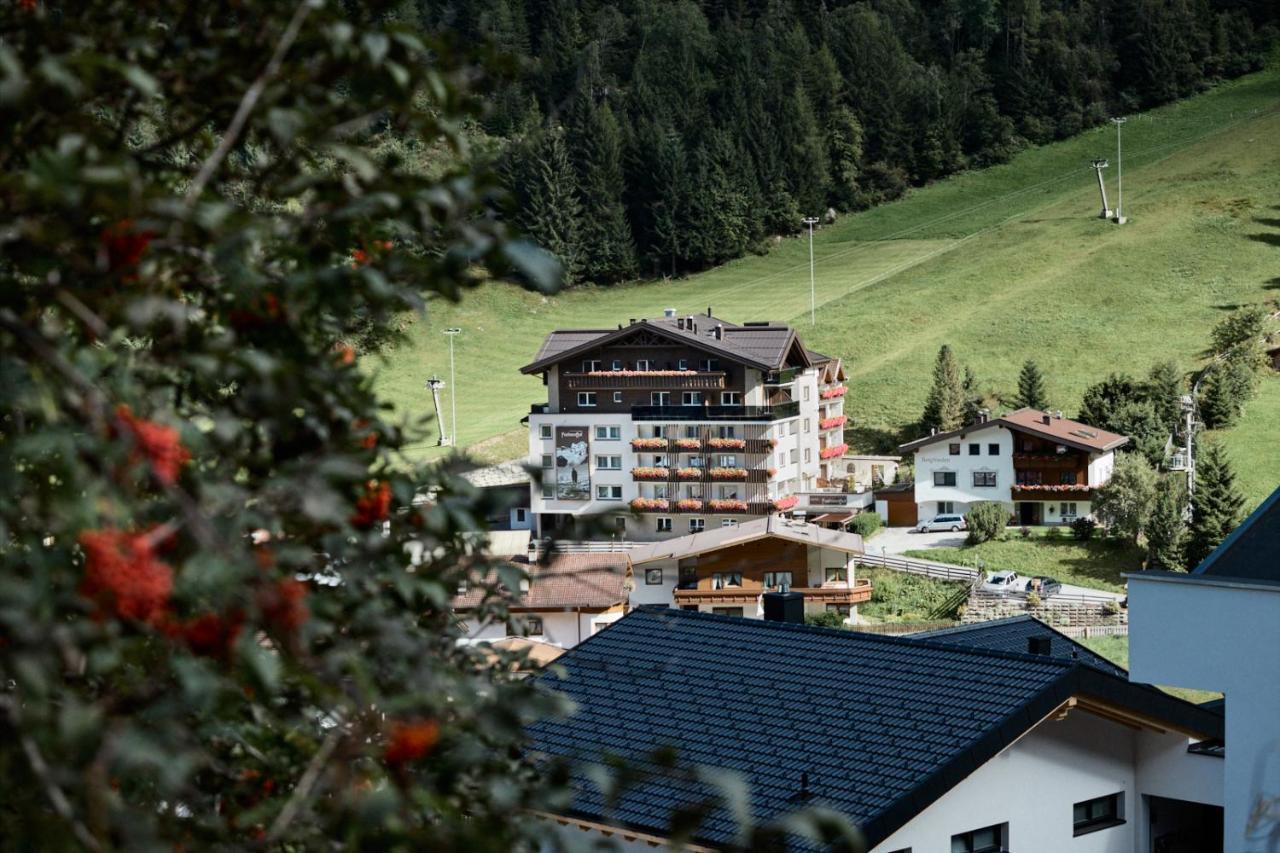 Aktivhotel Feichtner Hof Kaunertal Exteriör bild